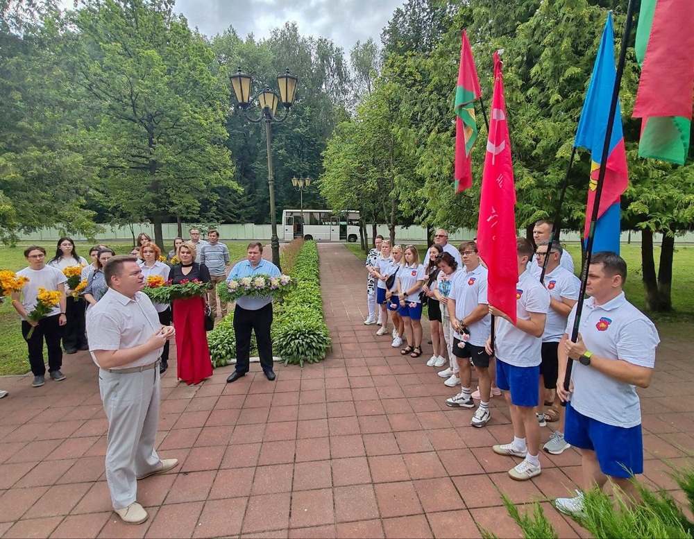 Возложение цветов