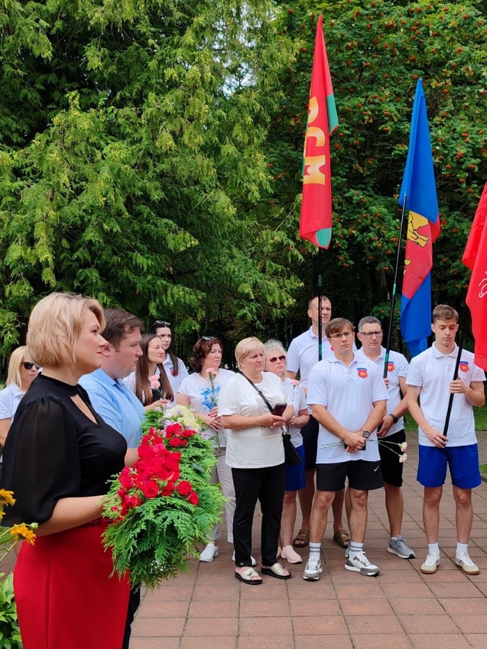 Возложение цветов