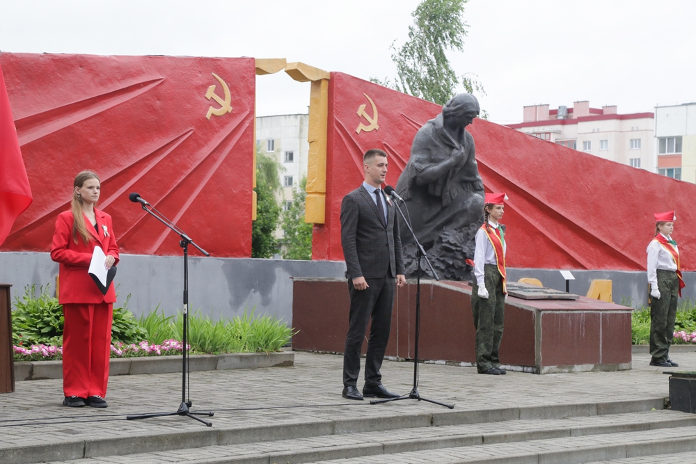 Жива народная память