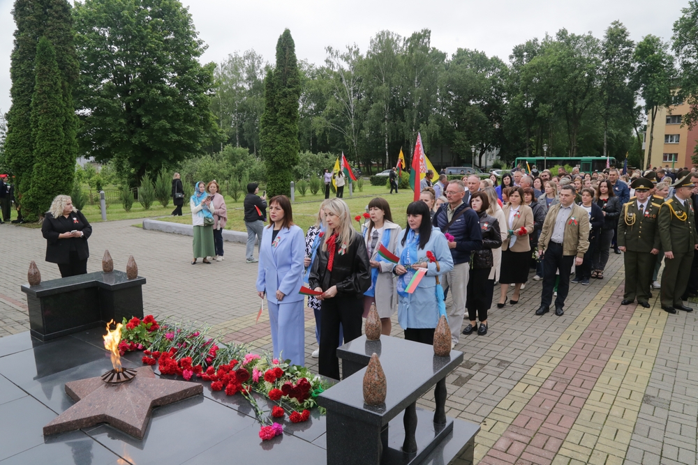 Жива народная память