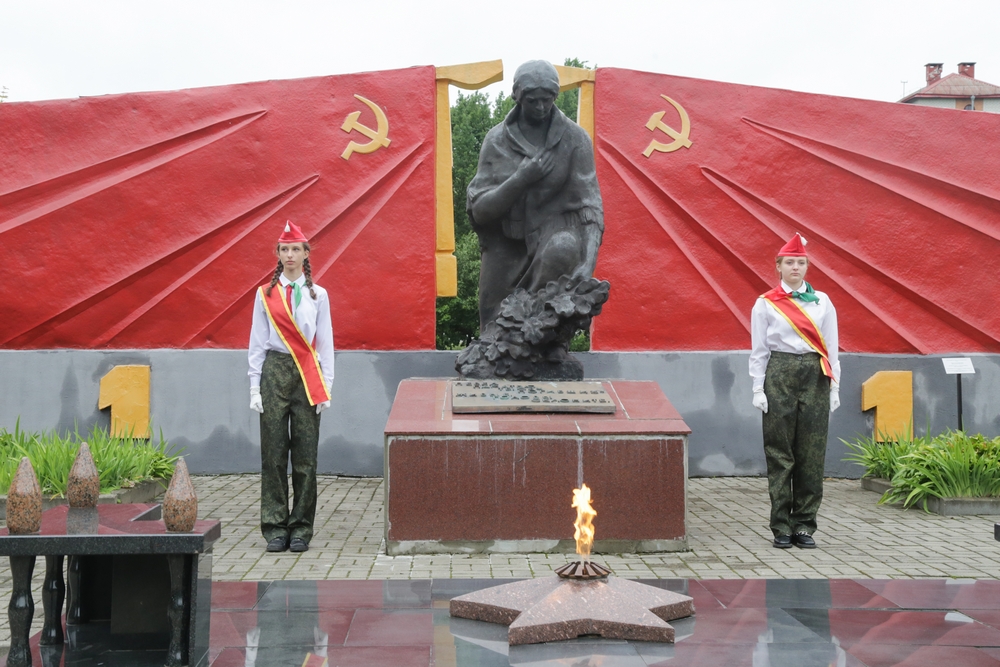 Жива народная память