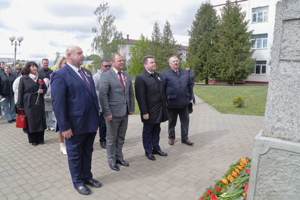 Праздник весны и труда