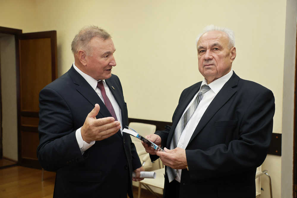 Сотрудничество