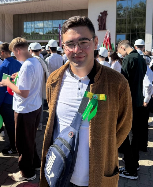 студенты