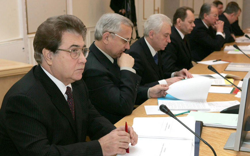 На службе единения