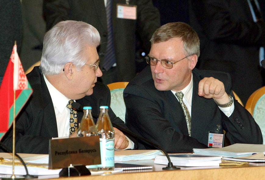 На службе единения