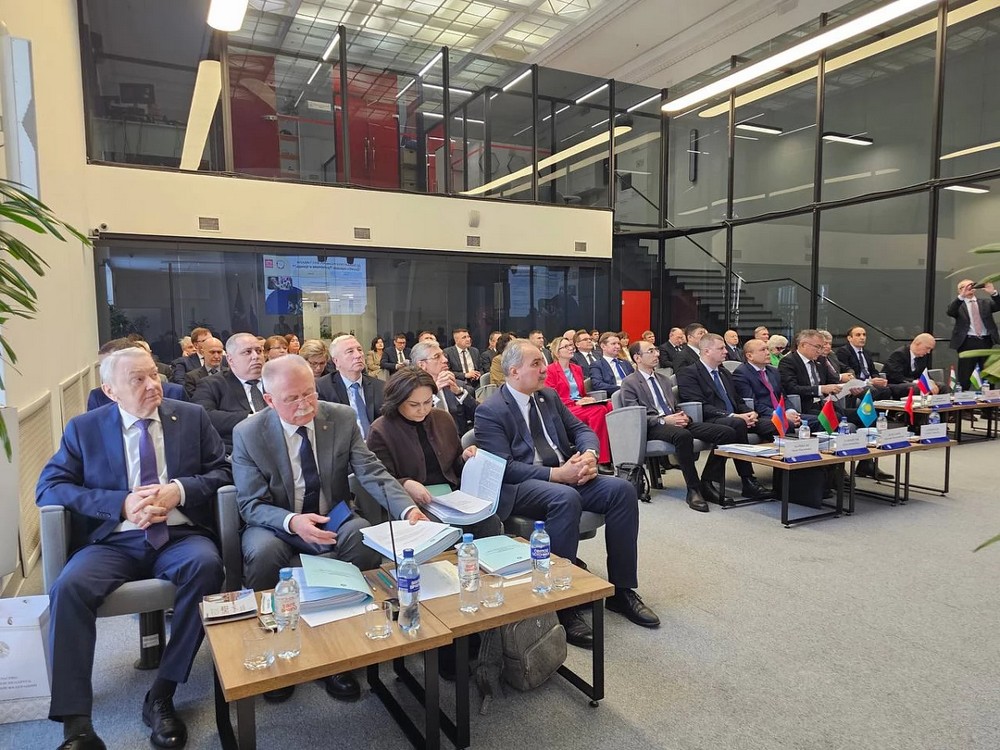 Новый статус академии