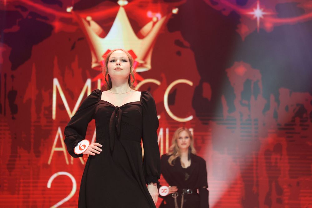  Мисс Академия