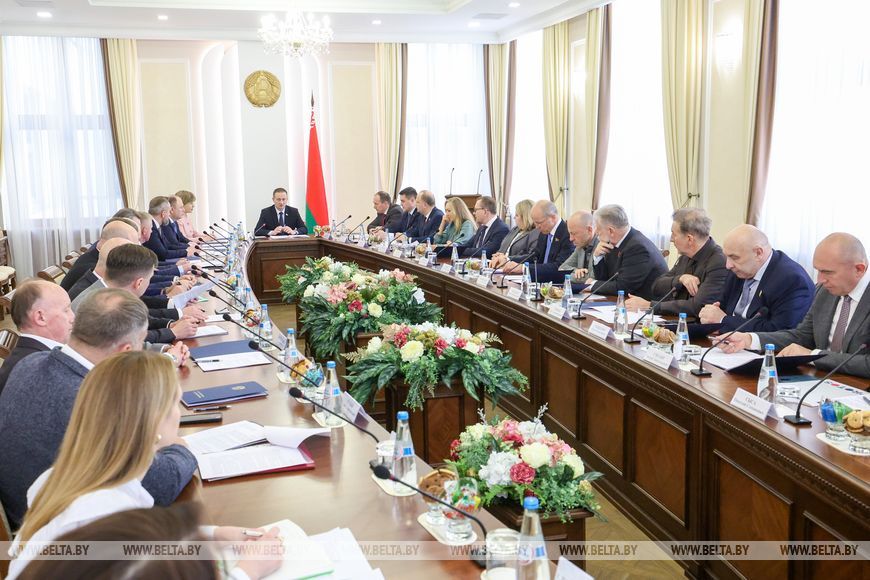 Перечень должностей