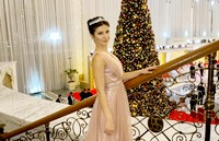 Волшебный вечер: студентка экономического факультета на новогоднем балу во Дворце Независимости