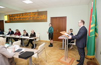 С надеждой смотрят в будущее